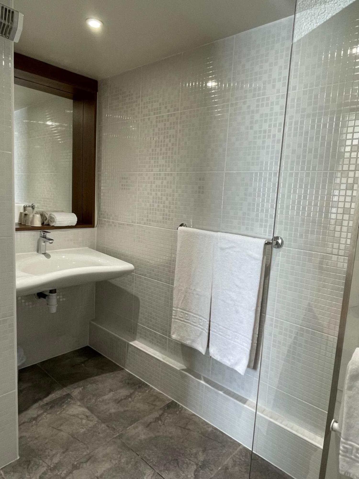 Hotel Brit Sud 3*
